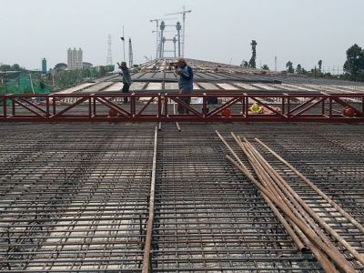 Máy đầm bê tông mặt cầu