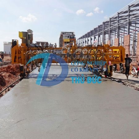 Máy rải bê tông xi măng CF1250E Máy rải bê tông xi măng CF1250E