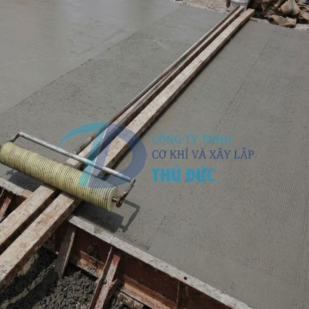 Thiết bị cầm tay thi công đường btxm