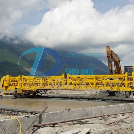 Máy rải bê tông xi măng CF1250H Máy rải bê tông xi măng CF1250H