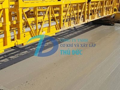 Máy rải bê tông xi măng CF1250H