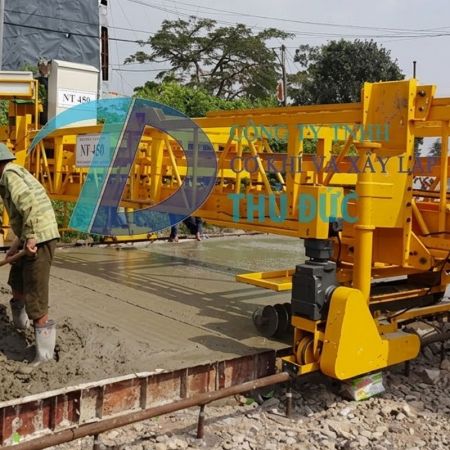 Máy rải bê tông xi măng CF1250E Máy rải bê tông xi măng CF1250E